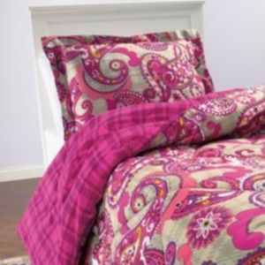 Pink Paisley Vera Bradley twin comforter